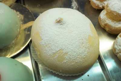 Dal bab� alla "tetta delle monache": ecco da dove derivano i bizzarri nomi dei dolci italiani